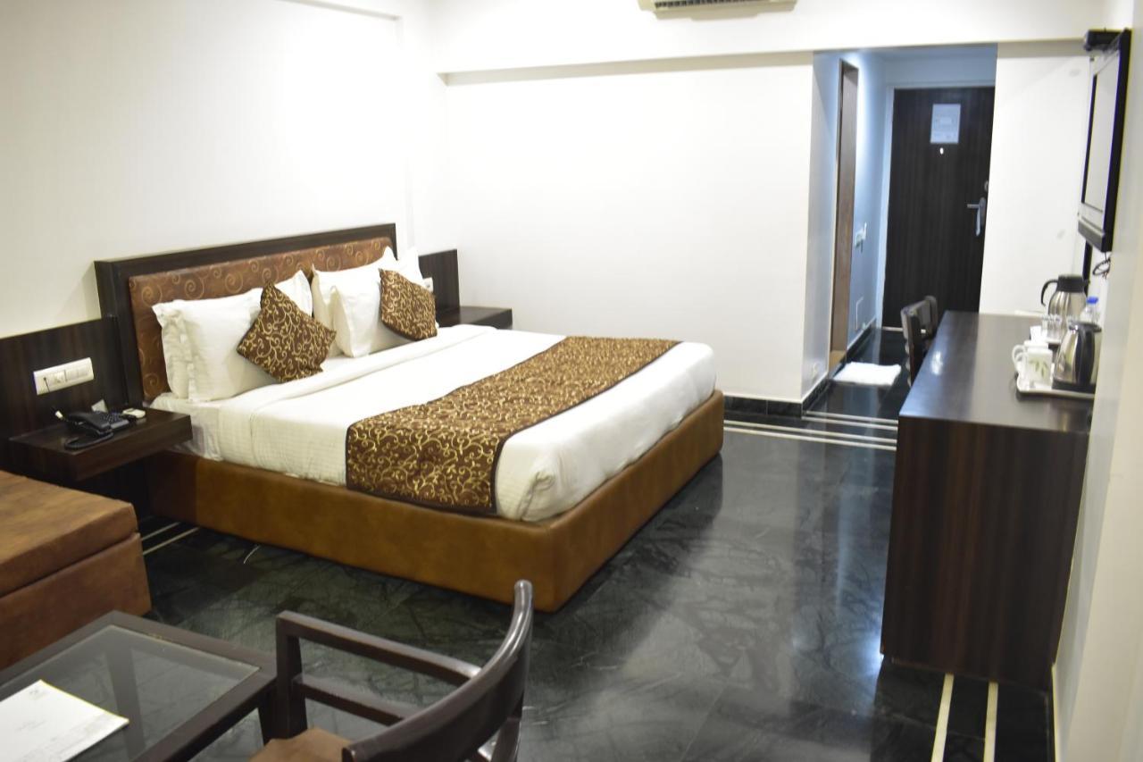 Shilpi Hill Resort サパットアーラ エクステリア 写真