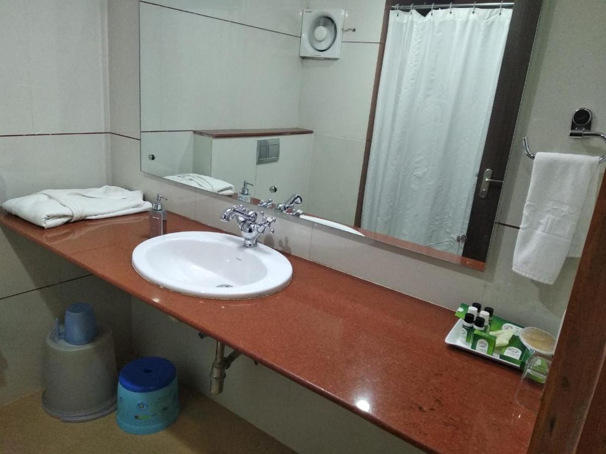 Shilpi Hill Resort サパットアーラ エクステリア 写真